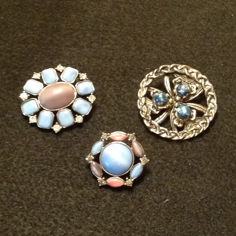 Multi Color Brooches - (3)